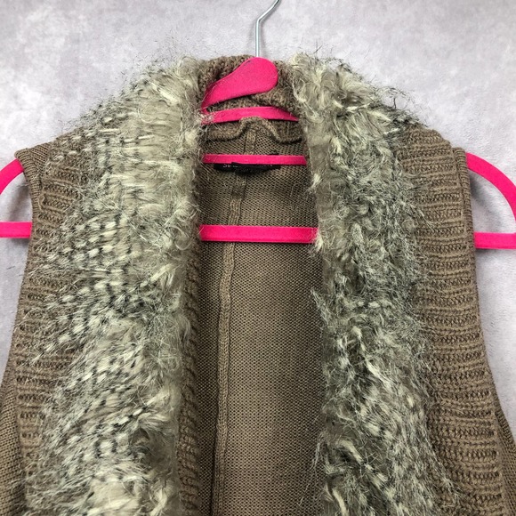Sweater Project Faux Fur Sweater Vest Cardigan Tan Outdoor Cozy Size Small - Picture 3 of 8